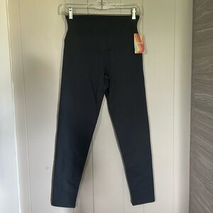 NWT Yummie leggings, size medium, charcoal gray